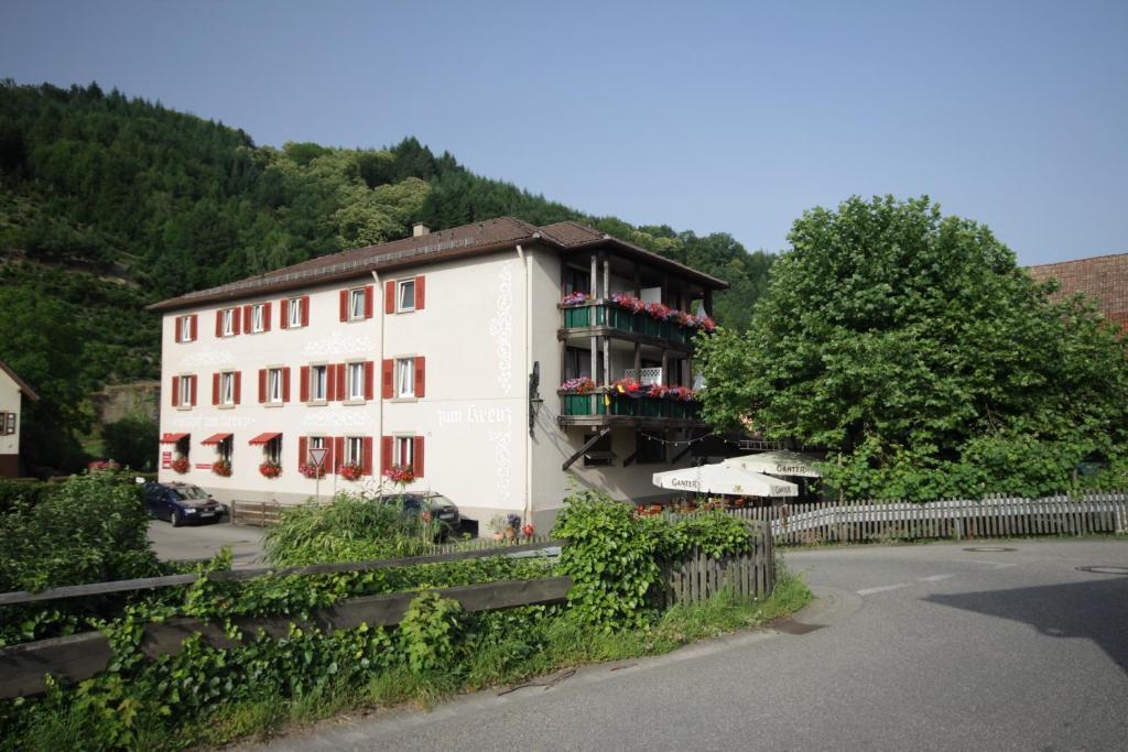 Gasthof Und Pension Zum Kreuz Lautenbach Zewnętrze zdjęcie
